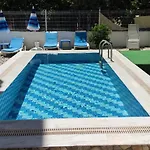 Family Apart-Hotel \